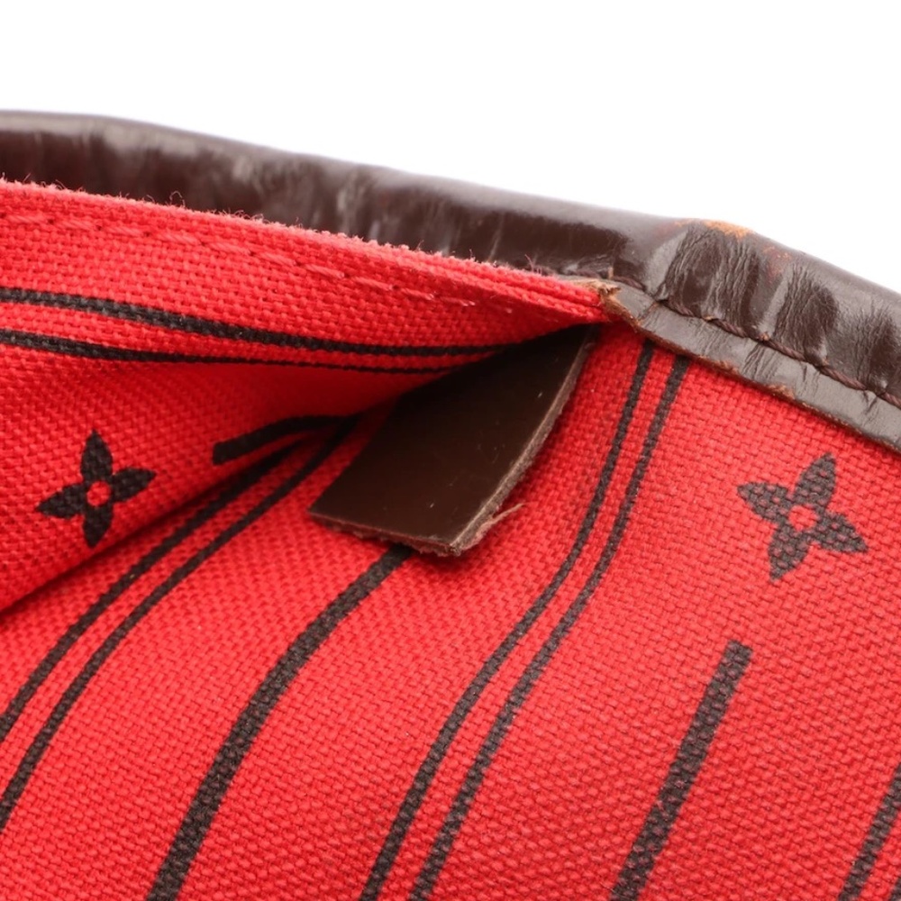 Louis Vuitton Neverfull MM in Damier Ebene Canvas - Picture 9 of 12